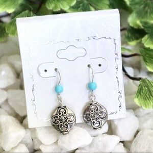 Celtic Design Earrings Silver‎ color